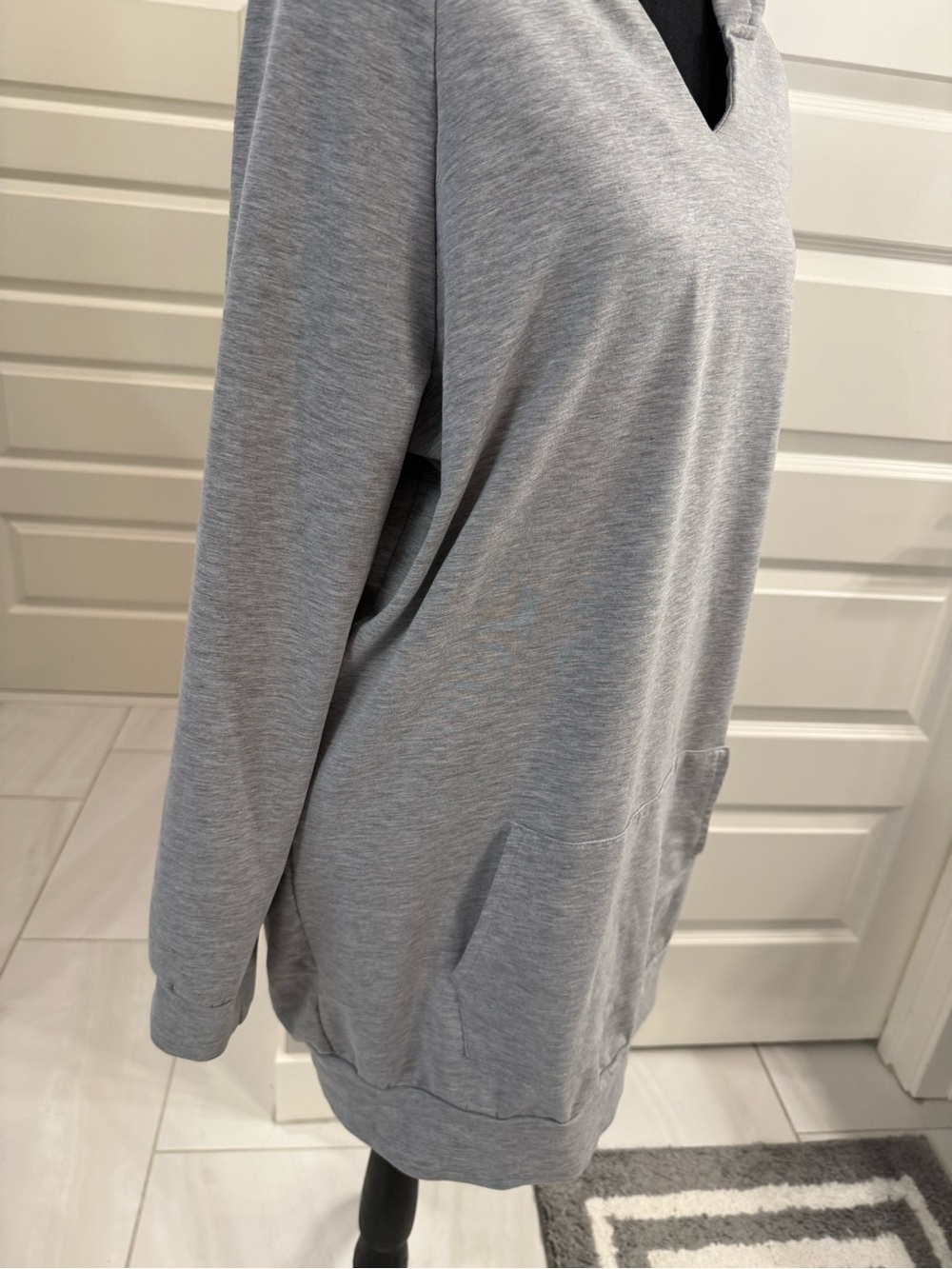 🍂🎃🍁 Women’s Gray Hooded Sweatshirt Tunic Pullover - super cute with leggings! - Picture 4 of 7